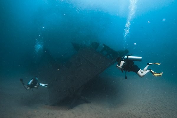 cruising around s s Orestes Ship wreck